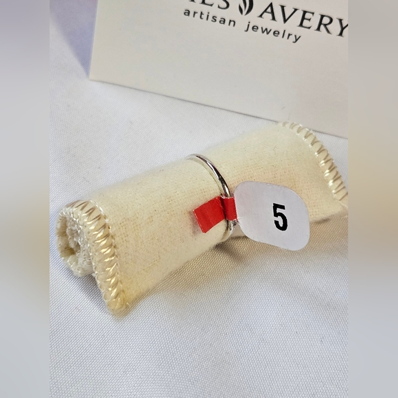 James Avery Petite Infinity Sterling Silver Ring Size 5 New w/tag Price is firm. - Picture 4 of 7